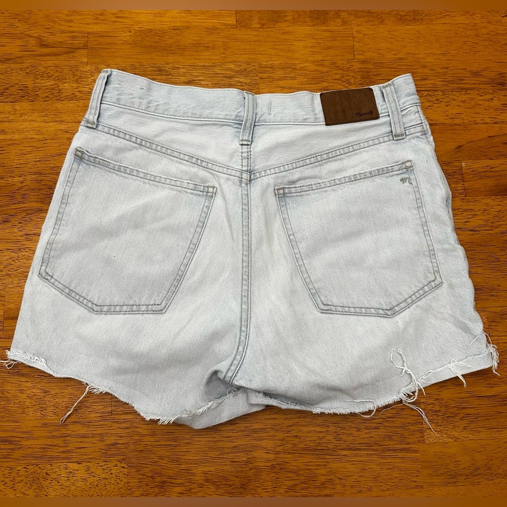 Madewell shorts, light wash size 28 - Picture 3 of 6
